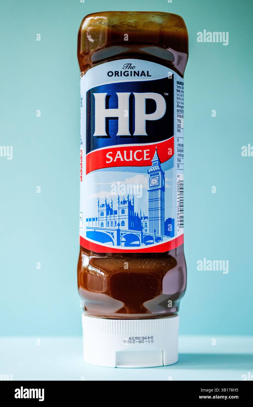Londres Royaume-Uni, avril 25 2025, bouteille de sauce brune HP originale Banque D'Images