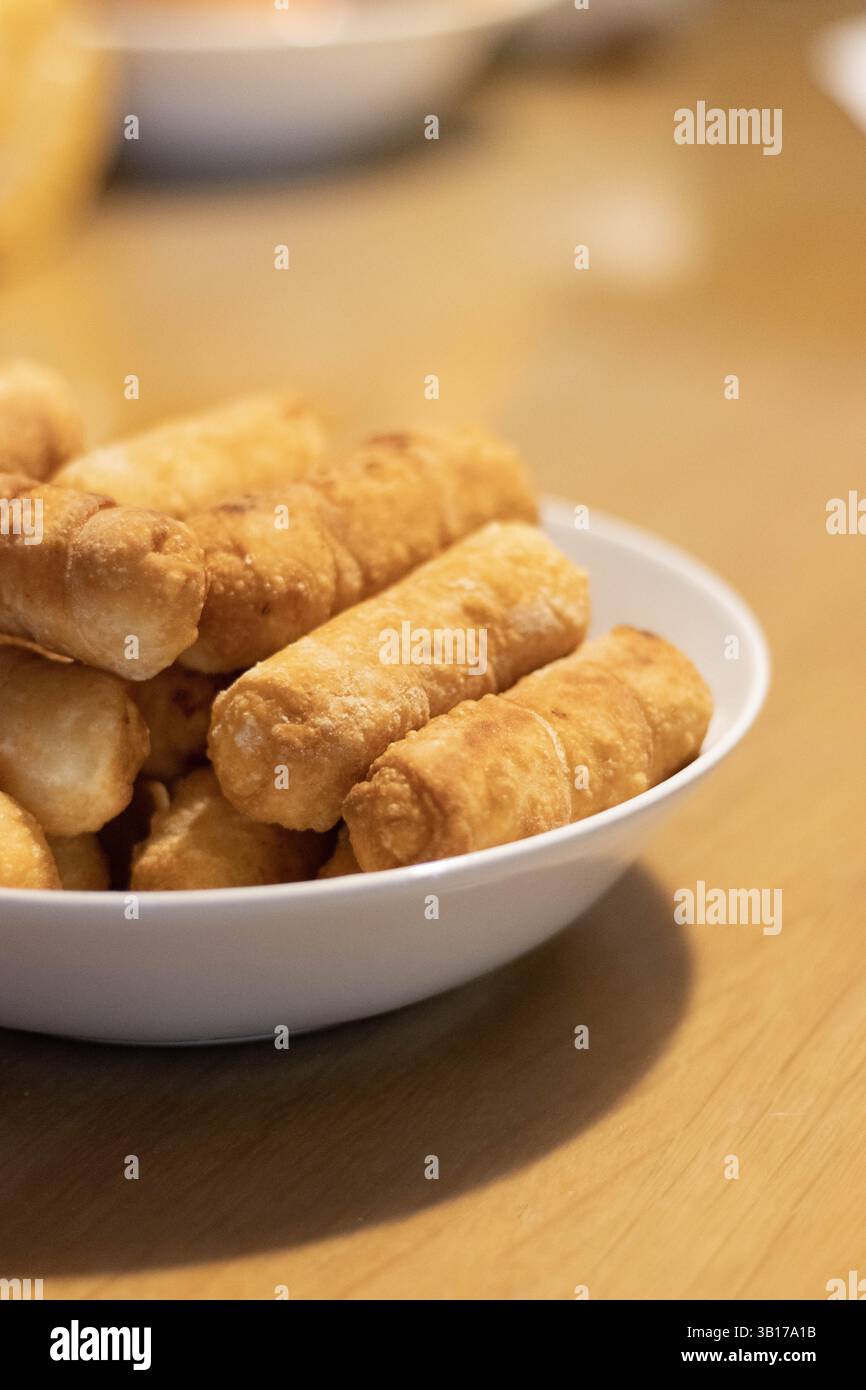 Doigts de fromage frits, tequenos farcis de fromage blanc. Photo de haute qualité Banque D'Images