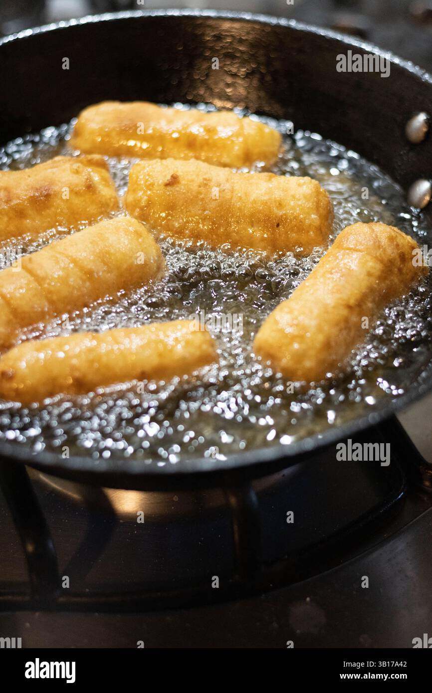 Doigts de fromage frits, tequenos farcis de fromage blanc. Photo de haute qualité Banque D'Images
