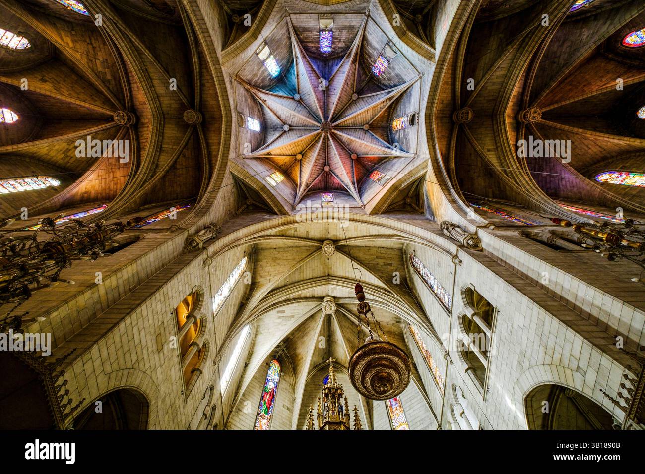 Église notre-Dame des douleurs, style néo-gothique du XIXe siècle, ancienne église de Santa María de Manacor, nef principale avec plan de croix latine, Manacor, Majorque, Îles Baléares, Espagne. Banque D'Images