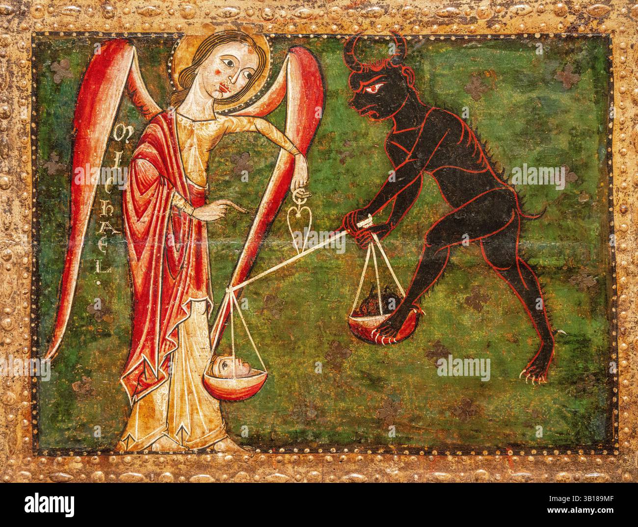 Pesée des âmes sous l'influence du mal, autel frontal des Archanges, 13ème siècle, reliefs de stuc tempera et restes de placage de feuilles métalliques sur bois, MNAC, Barcelone, Catalogne, Espagne. Banque D'Images