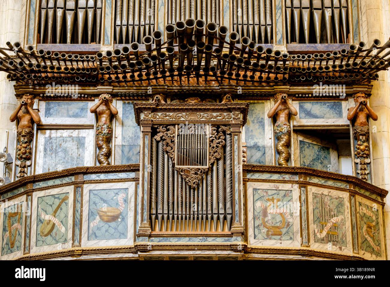 Orgue de l'église paroissiale, église Sant Miquel, XVIe et XVIIe siècles, divers styles architecturaux, principalement néo-gothique, Felanitx, Majorque, îles Baléares, Espagne. Banque D'Images