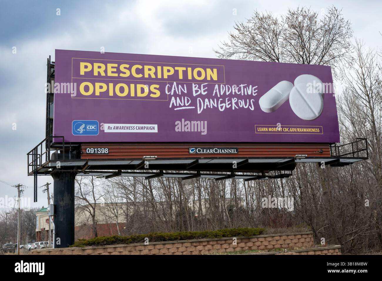 Mount View, Minnesota. Signe médicamenteux pour sensibiliser aux dangers des opioïdes sur ordonnance. Banque D'Images
