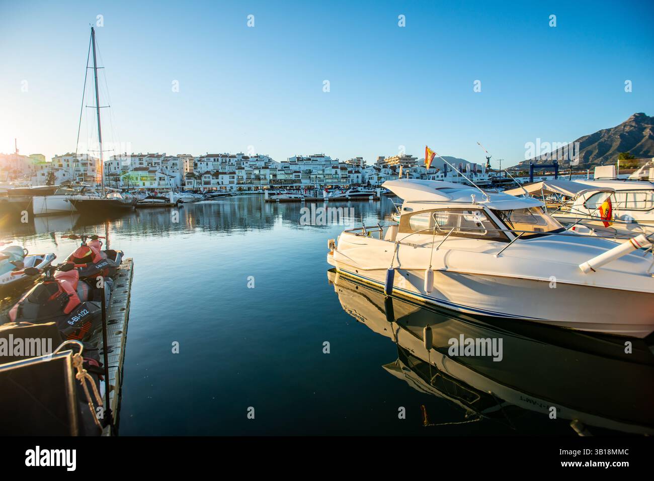 Marina de Puerto Banús, une station balnéaire glamour sur la Costa del sol espagnole Banque D'Images
