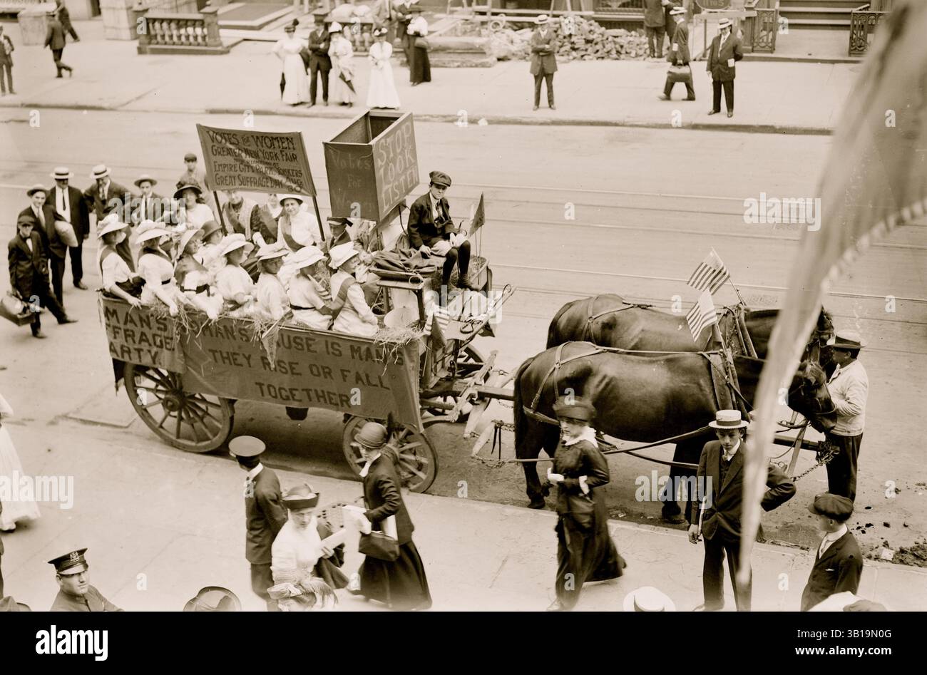 Juin 06, 1914 - New York, NY, États-Unis - chariot tiré par cheval pour transporter des suffragettes pour le Rallye de l'amendement Susan B. Anthony. Date exacte inconnue..(crédit image : © bain News Service/ZUMAPRESS.com) Banque D'Images
