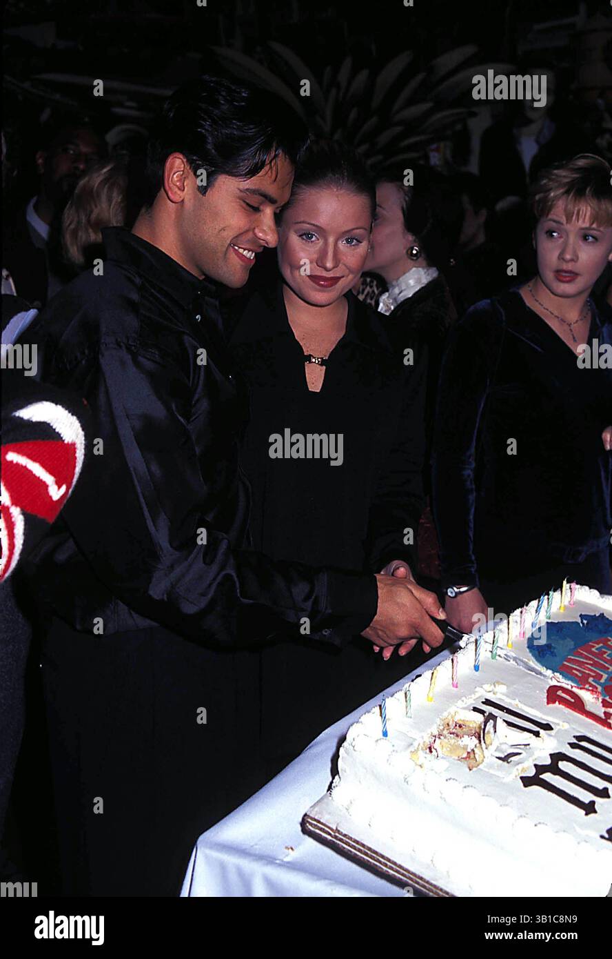 15 février 2005 - Hollywood, Californie, États-Unis - K21938EG.ALL MY CHILDEN PLANET HOLLYWOOD , NEW YORK Hollywood. - 1997.KELLY RIPA ET MARK CONSUELOS(crédit image : © Ed Geller/Globe photos/ZUMAPRESS.com) Banque D'Images