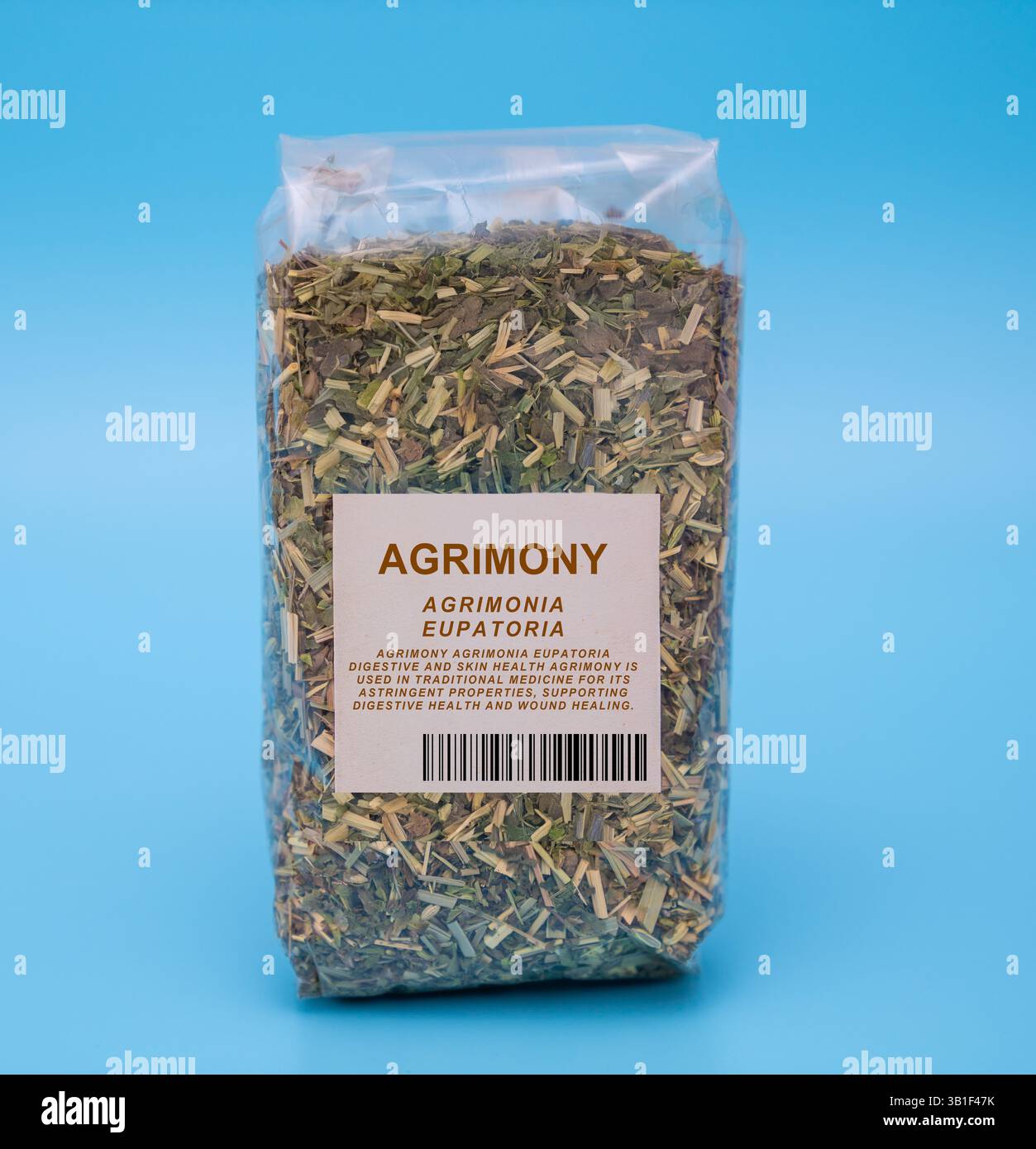 Agrimony (Agrimonia eupatoria). Utilisé en médecine traditionnelle pour ses propriétés astringentes, soutenant la santé digestive, la santé de la peau et la cicatrisation des plaies. Banque D'Images