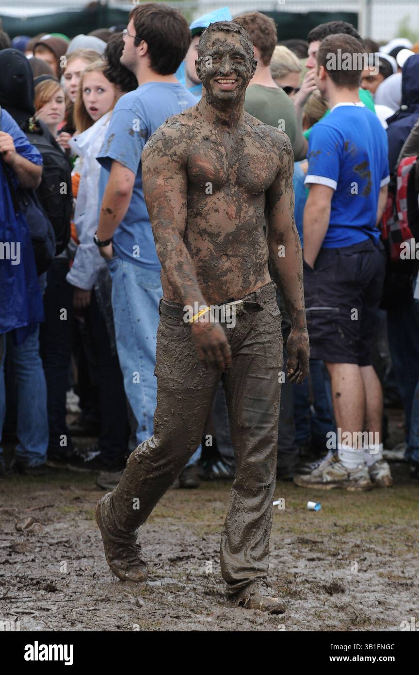 20 juin 2009 - Toronto, Ontario, Canada - 20 juin 2009 : foule regardant des groupes sur scène à Edgefest à Toronto, Ontario au parc Downsview. (Crédit image : © Southcreek Global/ZUMApress.com) Banque D'Images