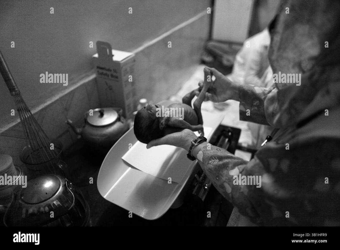 Jan 06, 2010 - Lashkargah, Helmand, Afghanistan - le service pédiatrique d'un hôpital. (Crédit image : © ton Koene/ZUMApress.com) Banque D'Images