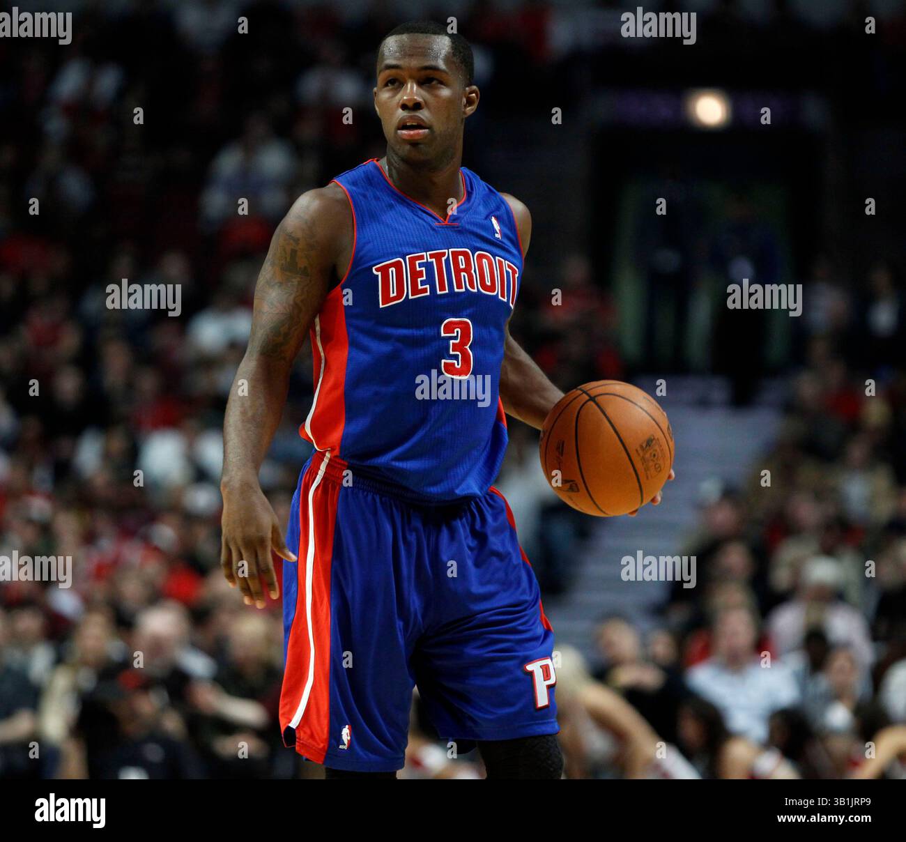 30 octobre 2010 - Chicago, Illinois, États-Unis - le garde des pistons de Détroit Rodney Stuckey cherche à passer lors du match NBA entre les Chicago Bulls et les pistons de Détroit au United Center à Chicago, Illinois. Les Bulls ont battu les pistons, 101-91. (Crédit image : © Kamil Krzaczynski/ZUMApress.com) Banque D'Images