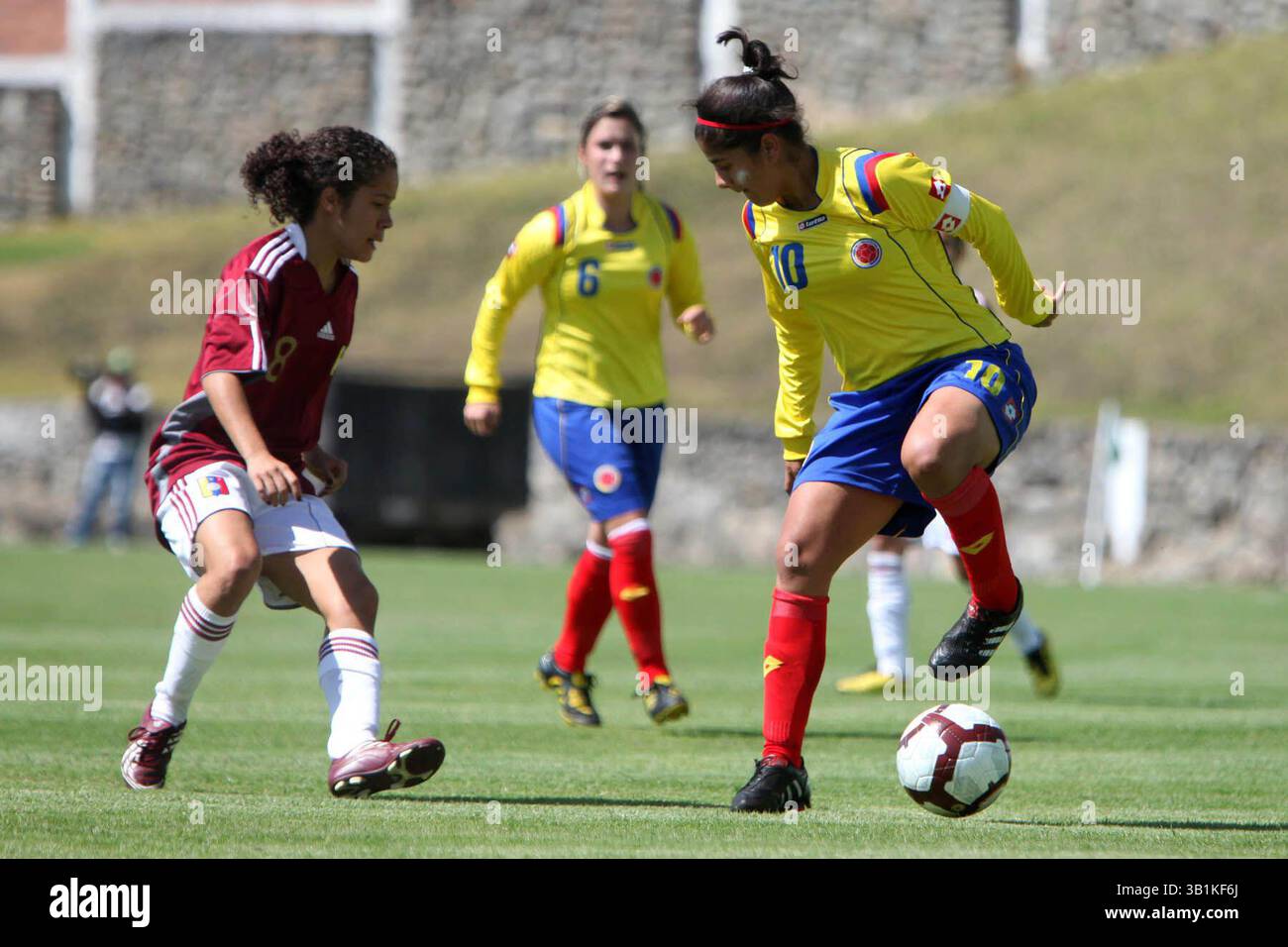 9 NOVEMBRE 2010 - AZOGUES, CAÃ'AR, ÉQUATEUR - (09/11/2010) AZOGUES, 09/11/2010, PARA DEPORTES, ESTADIO JORGE ANDRADE CANTOS, COLOMBIE VS. VENEZUELA. (Crédit image : © El Comercio/GDA/ZUMApress.com) Banque D'Images