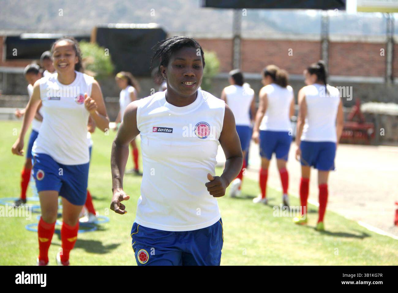 10 novembre 2010 - Azogues, CAÃ’AR, ÉQUATEUR - (10/11/2010) AZOGUES, 10/11/2010, PARA DEPORTES, ESTADIO JORGE ANDRADE CANTOS, ENTREVISTA A CARMEN RODALLEGA DE COLOMBIA (crédit image : © El Comercio/GDA/ZUMApress.com) Banque D'Images