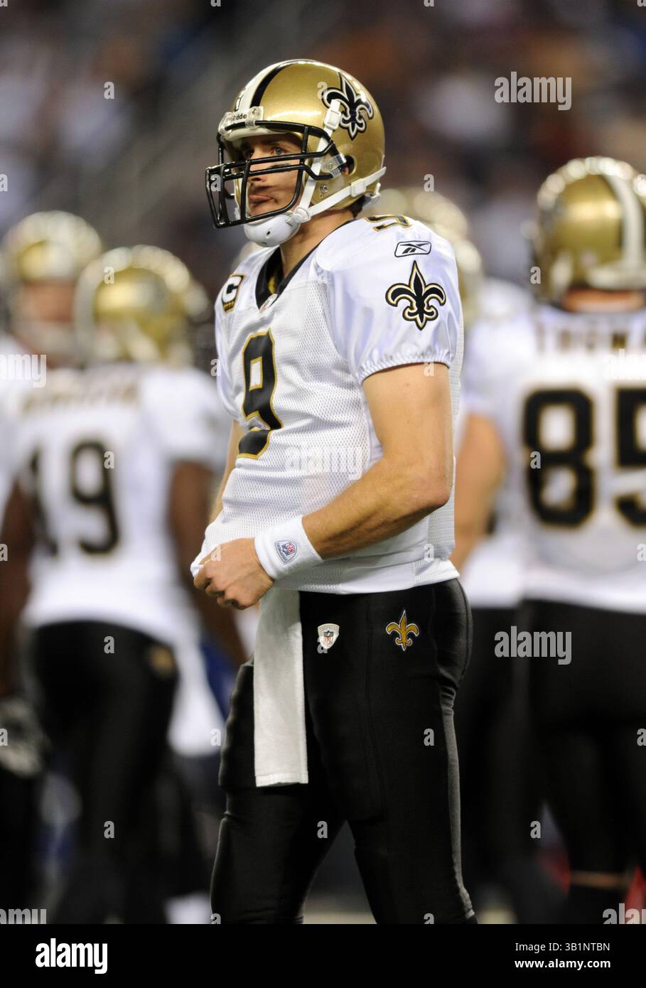 25 novembre 2010 : le quarterback des Saints Drew Brees #9 lors d'un match de football NFL le jour de Thanksgiving entre les Cowboys de Dallas et les Saints de la Nouvelle-Orléans au Cowboys Stadium d'Arlington, TX la Nouvelle-Orléans a battu Dallas 30-27(crédit image : © Albert Pena/Cal Sport Media/ZUMAPRESS.com) Banque D'Images