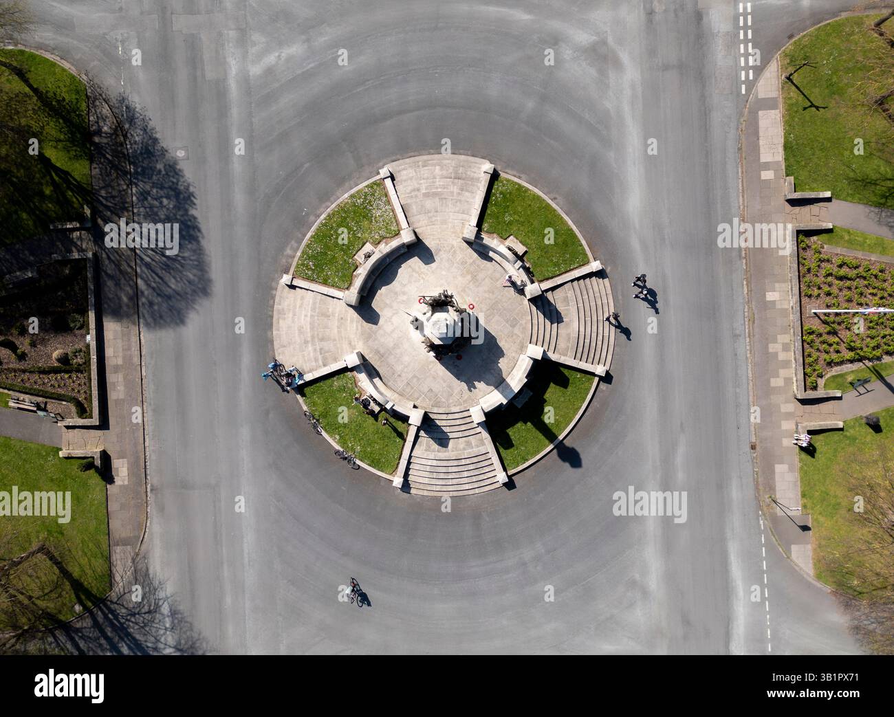 WIRRAL, MERSEYSIDE, ANGLETERRE - 09 AVRIL 2025 : le mémorial de guerre de la première Guerre mondiale à Port Sunlight, Wirral, Angleterre, vue de dessus Banque D'Images