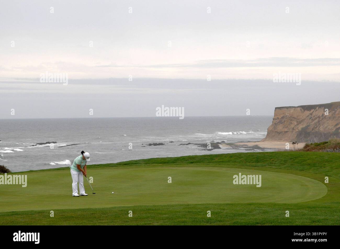 3 octobre 2008 : Ji-Yai Shin de Corée du Sud sur le 17e trou lors de la deuxième manche du Championnat du monde Samsung au Half Moon Bay Golf Links Ocean course à Half Moon Bay, Californie John Green/CSM Banque D'Images