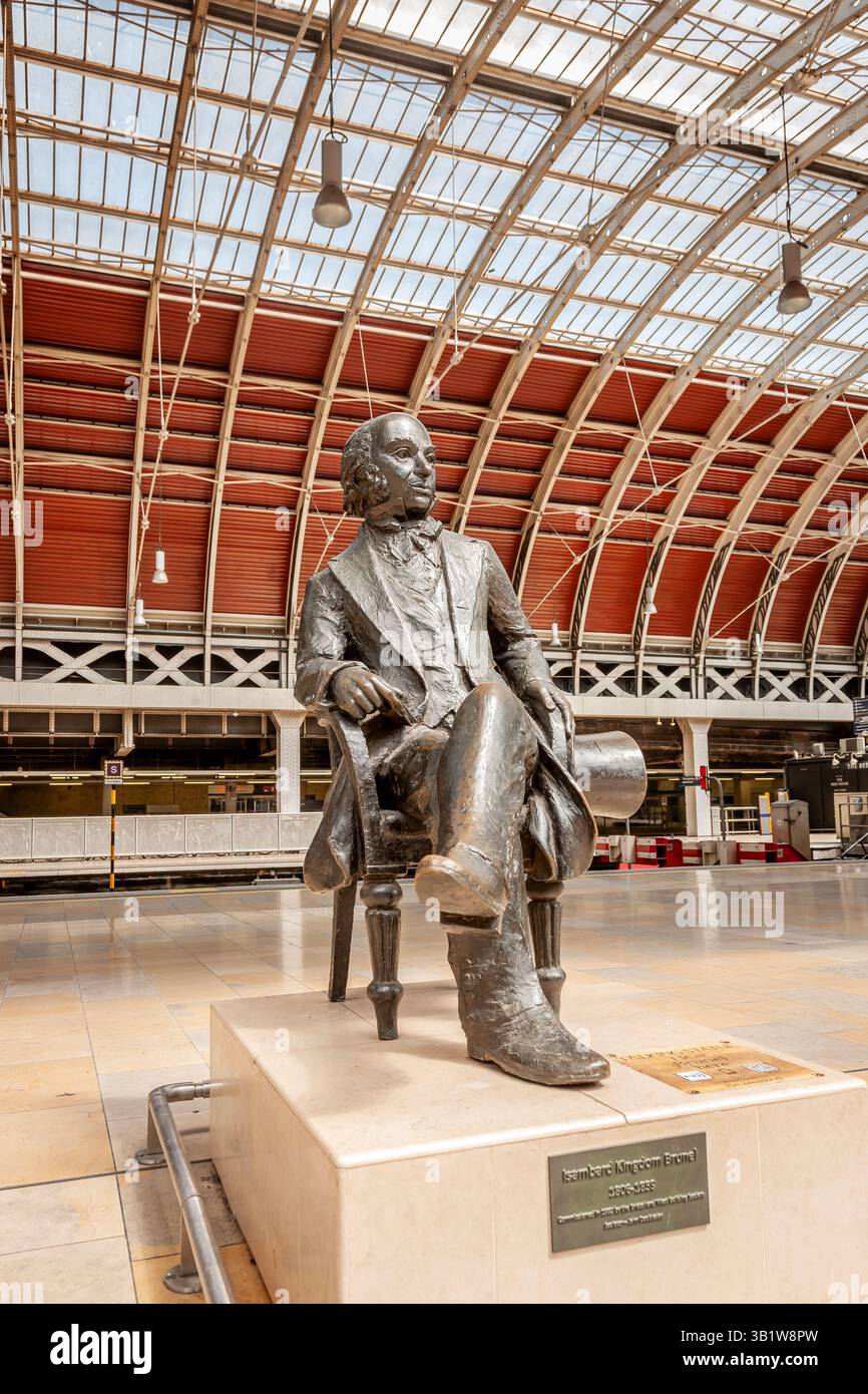 Statue d'Isambard Kingdom Brunel, gare de Paddington, Londres, Angleterre, Royaume-Uni Banque D'Images