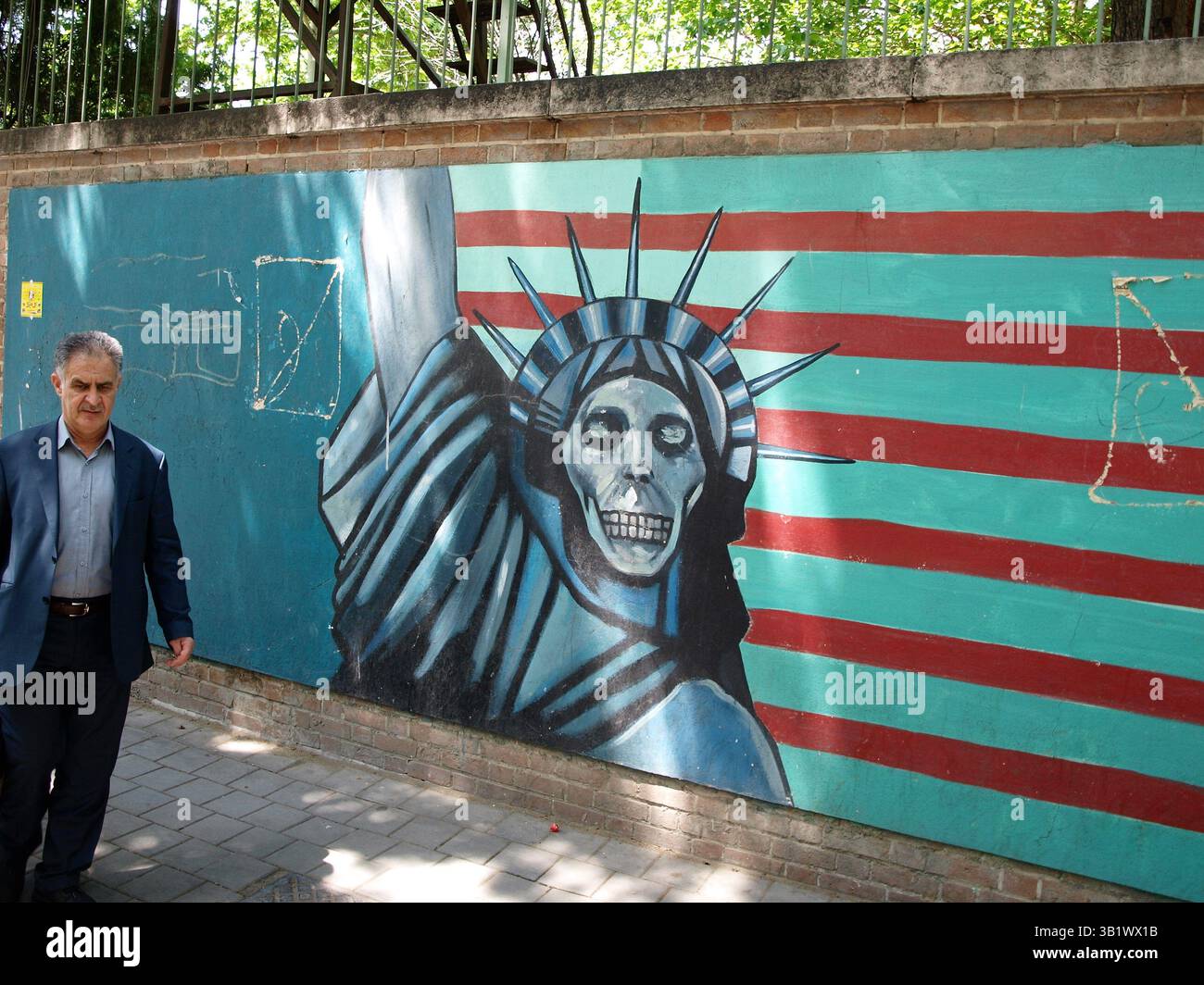 Téhéran, Iran, 9 mai 2016 : propagande anti-américaine de graffiti dans le centre de Téhéran, la capitale iranienne Banque D'Images