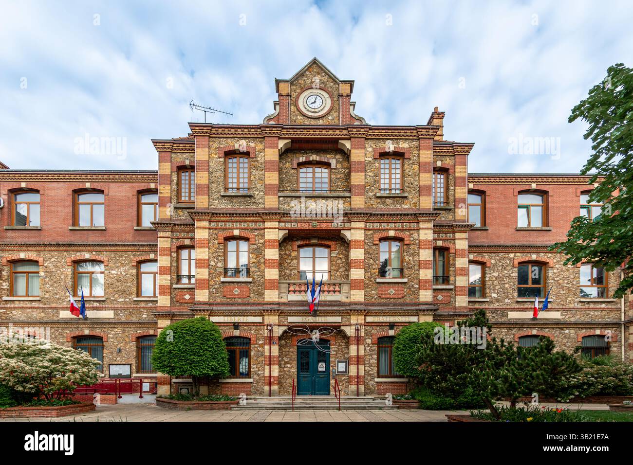Vue extérieure de la mairie de Fresnes, commune française située dans le département du Val-de-Marne, en Ile-de-France Banque D'Images