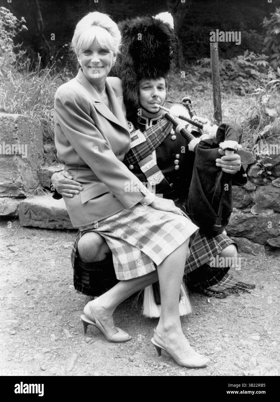 24 février 2011 - LINDA EVANS EST ARRIVÉE EN ÉCOSSE POUR Un ACCUEIL DIGNE DE SA DYNASTIE SHOW 1985.(Credit image : © Globe photos/ZUMAPRESS.com) Banque D'Images