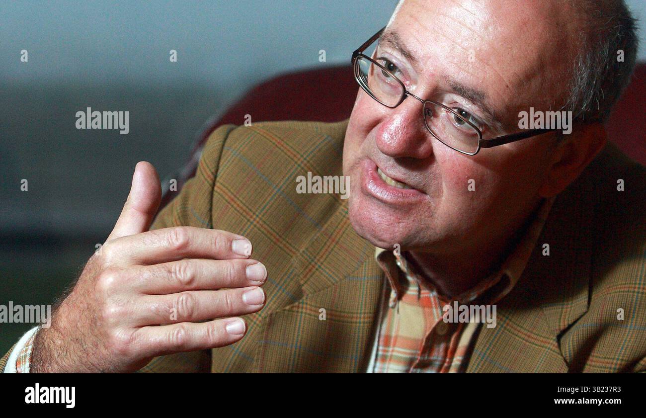 15 septembre 2010 - Calgary, AB, Canada - CALGARY, AB., : 15 septembre 2010 -- L'universitaire britannique Gwyn Prins est interviewée dans l'édifice Herald le 15 septembre 2010. (Ted Rhodes/Calgary Herald) pour Business Story de Shaun Polczer. Trax # 00029357A (crédit image : © Ted Rhodes/Postmedia News/ZUMApress.com) Banque D'Images