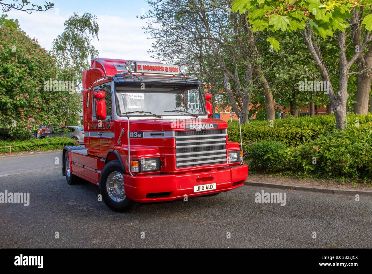 E Howard & son, 1992 Red SCANIA, conduite à gauche SCANIA R 113M 360 HP Turbo Intercooler 4X2 châssis cabine camion 18 tonnes, moteur diesel SCANIA 6 cylindres 11020cc. Banque D'Images E Howard & son, 1992 Red SCANIA, conduite à gauche SCANIA R 113M 360 HP Turbo Intercooler 4X2 châssis cabine camion 18 tonnes, moteur diesel SCANIA 6 cylindres 11020cc. Banque D'Images