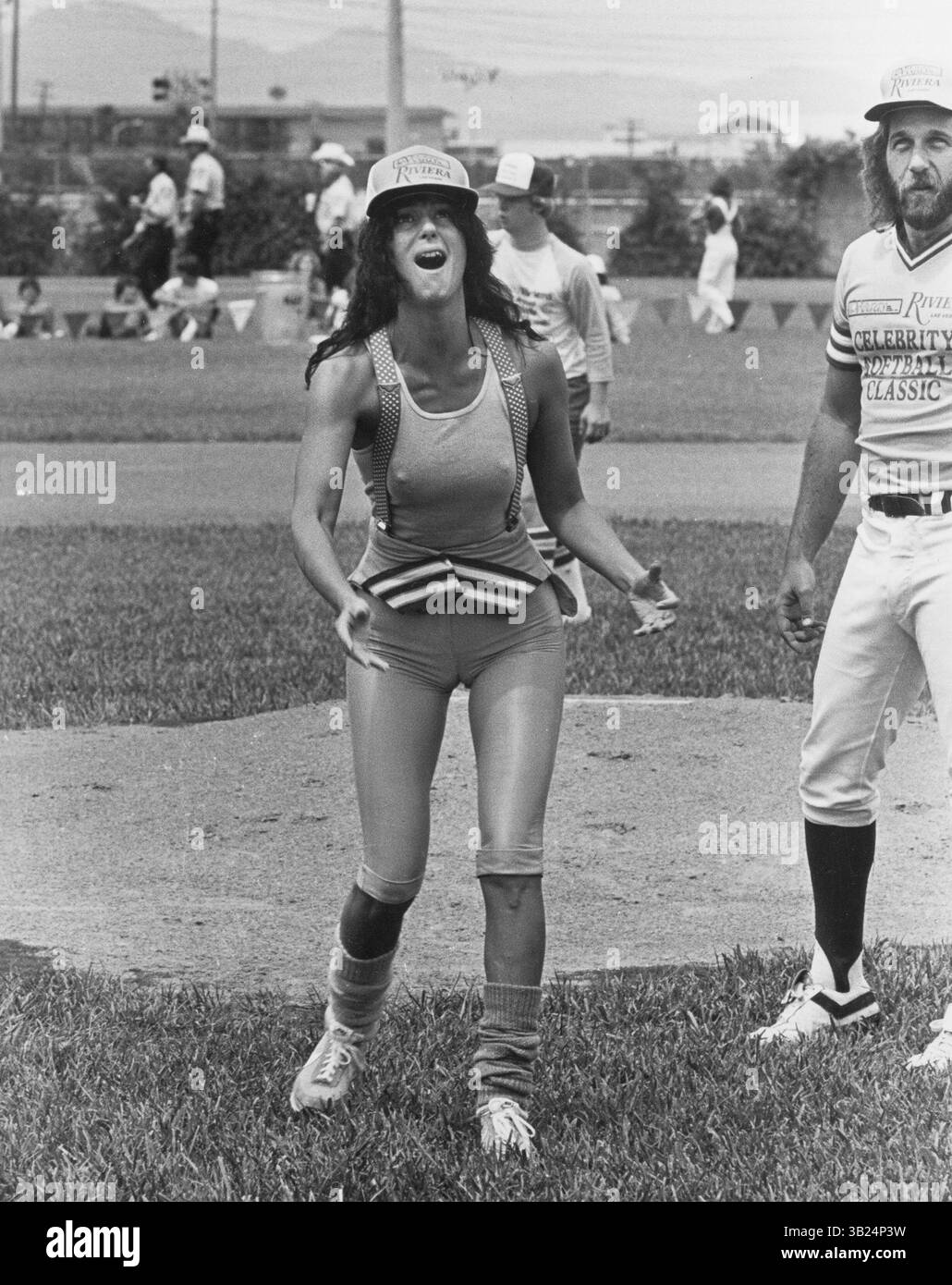 19 JANVIER 2011 - CHER ET MARK HUDSON 1981. JEU DE SOFTBALL DE CÉLÉBRITÉ(crédit image : © Globe photos/ZUMAPRESS.com) Banque D'Images