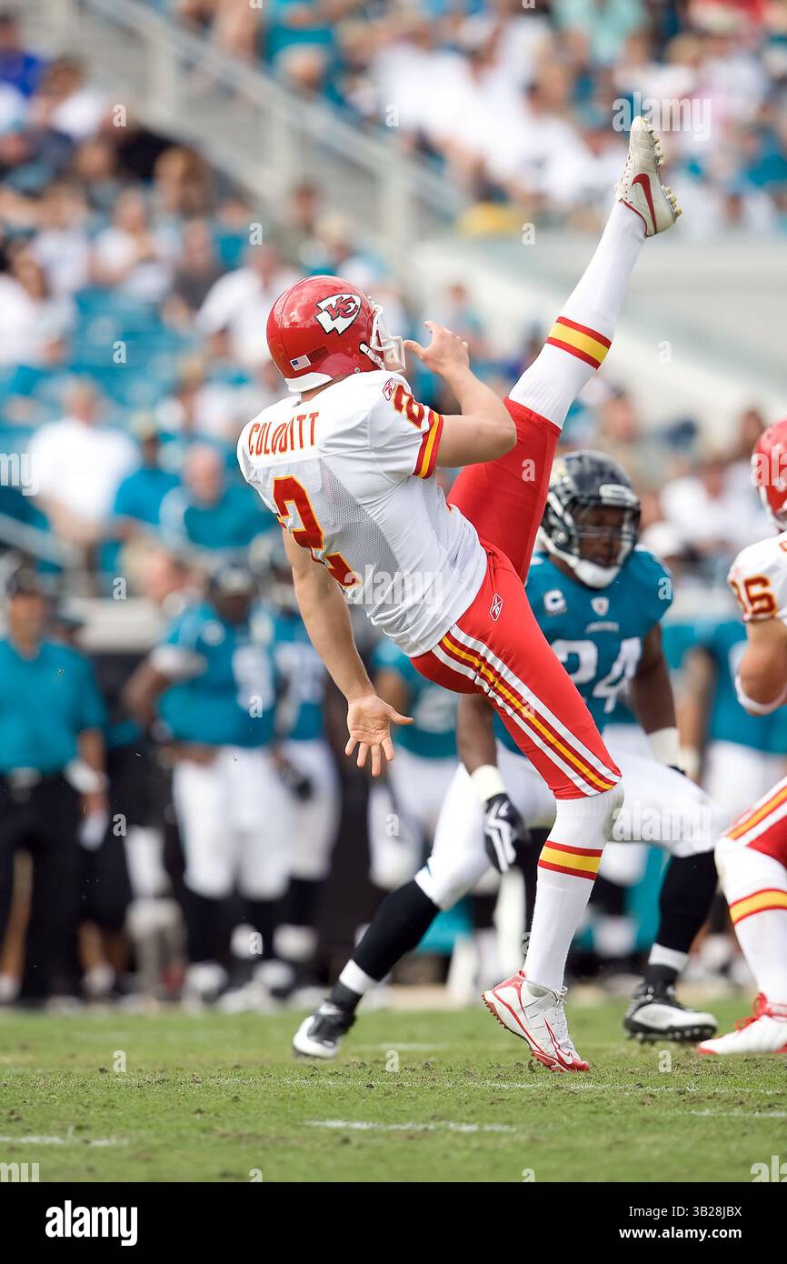 8 novembre 2009 : le punter Dustin Colquitt (2) des Kansas City Chiefs lors de la première mi-temps d'action entre les AFC West Kansas City Chiefs et les AFC South Jacksonville Jaguars au Jacksonville Municipal Stadium à Jacksonville, en Floride. (Crédit image : © Gray Quetti/Cal Sport Media/ZUMApress.com) Banque D'Images