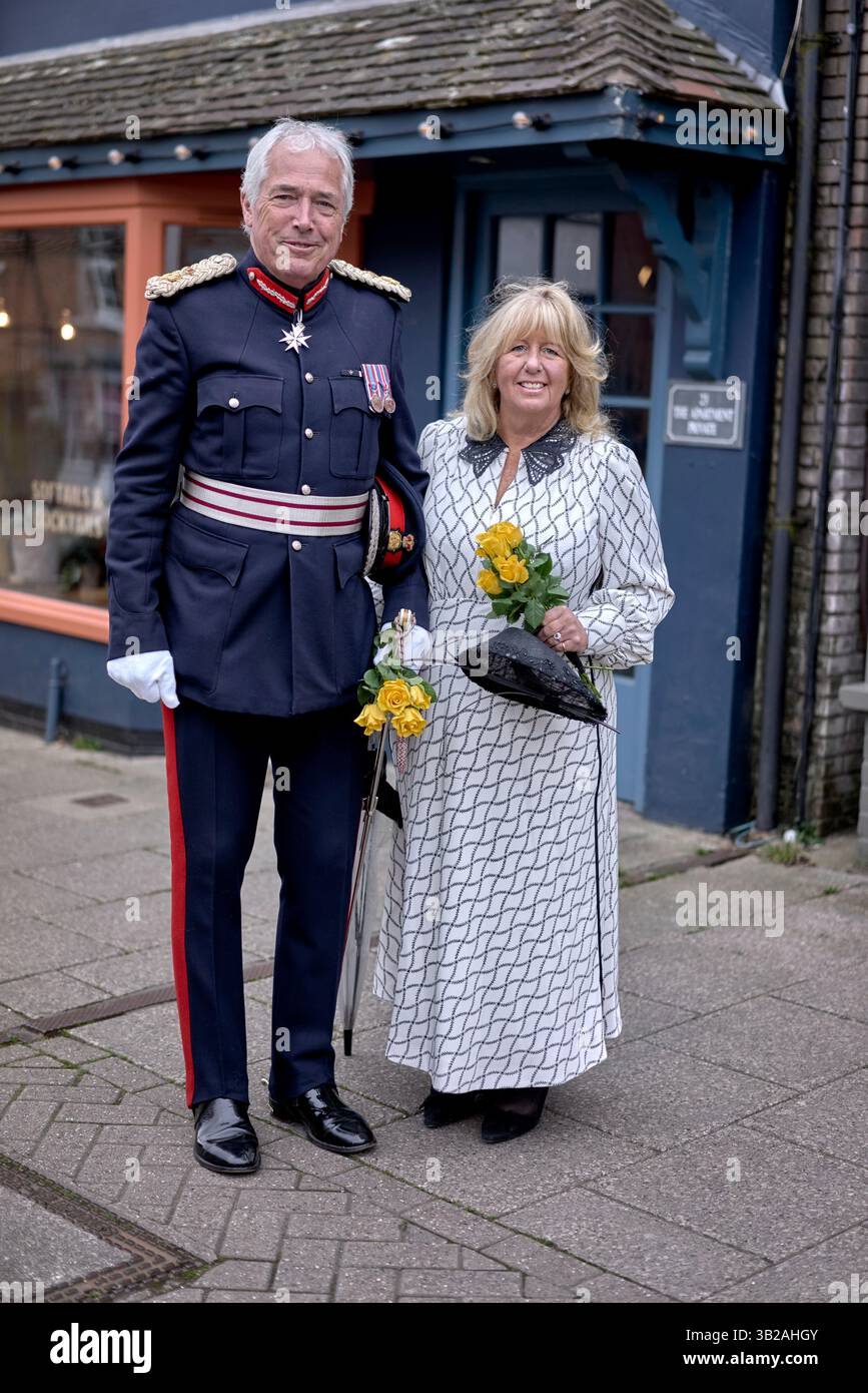 Célébration de l'anniversaire de Shakespeare avec un homme habillé en uniforme militaire de l'armée britannique, Stratford upon Avon, Warwickshire, Angleterre, Royaume-Uni 2025 Banque D'Images