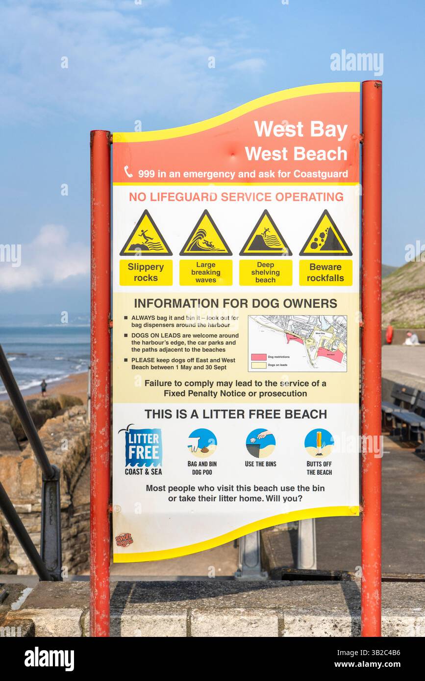 Panneau d'information à West Bay Beach Dorset Banque D'Images Panneau d'information à West Bay Beach Dorset Banque D'Images