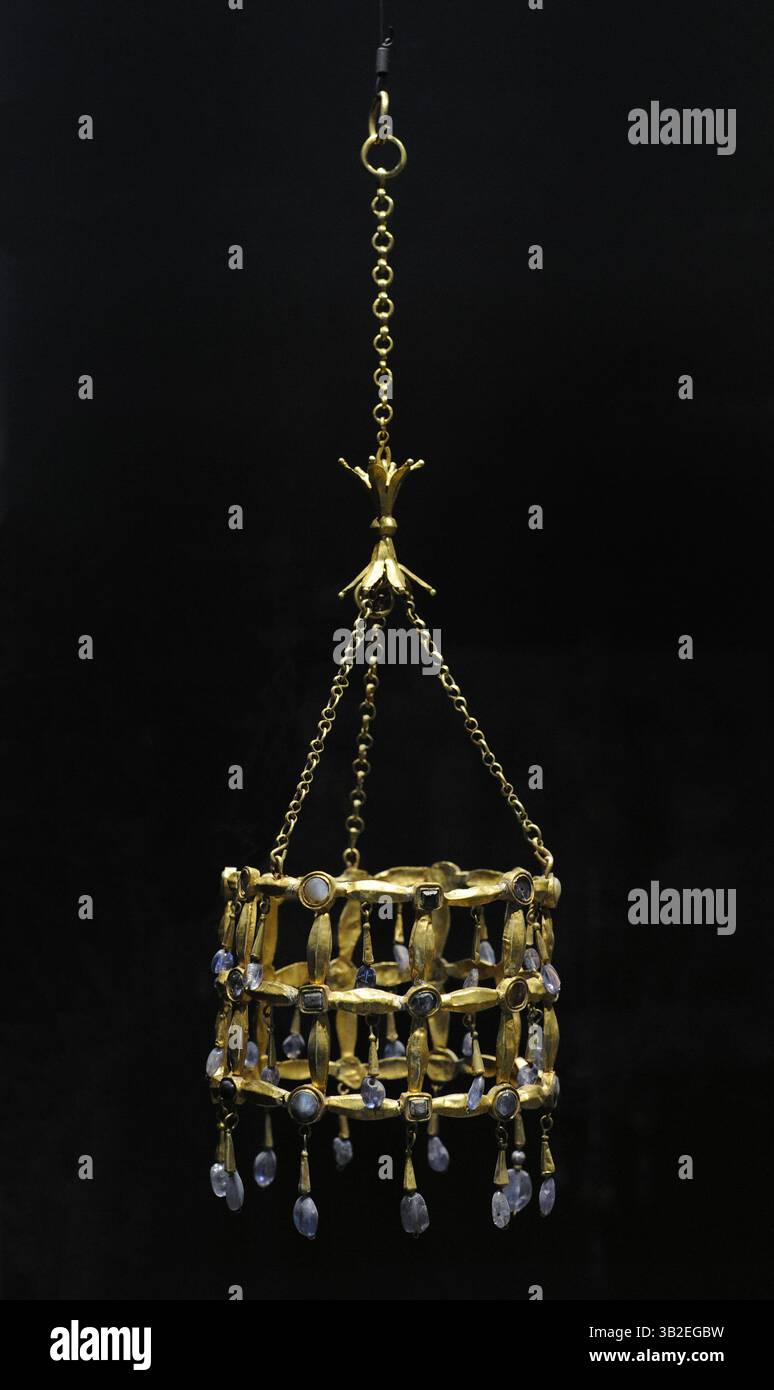 Guarrazar Hoard. Couronne votive. Orfèvrerie wisigothique. Daté entre 621 et 672 AD. De Guarrazar (Guadamur, province de Tolède, Espagne). Musée archéologique national. Madrid. Espagne. Banque D'Images