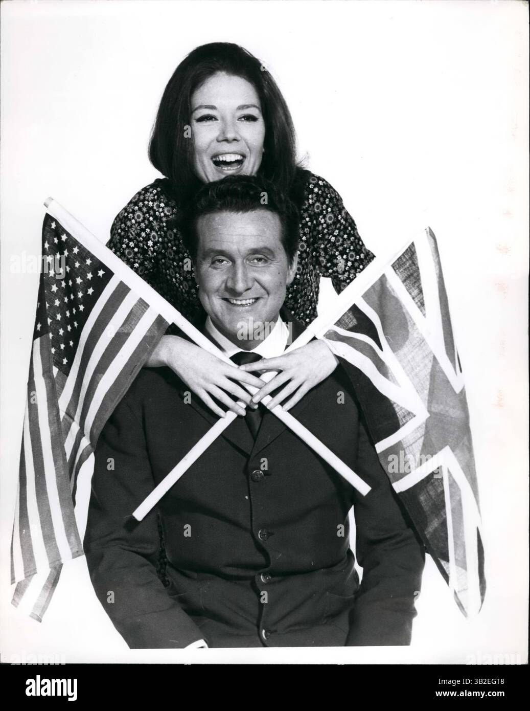 29 février 2012 - The Avengers a eu un tel succès en tant que série télévisée que l'American Broadcasting Company a signé un contrat pour ABC Television pour diffuser la série en couleur à partir de janvier 1967. (Crédit image : © Keystone Pictures USA/ZUMAPRESS.com) Banque D'Images