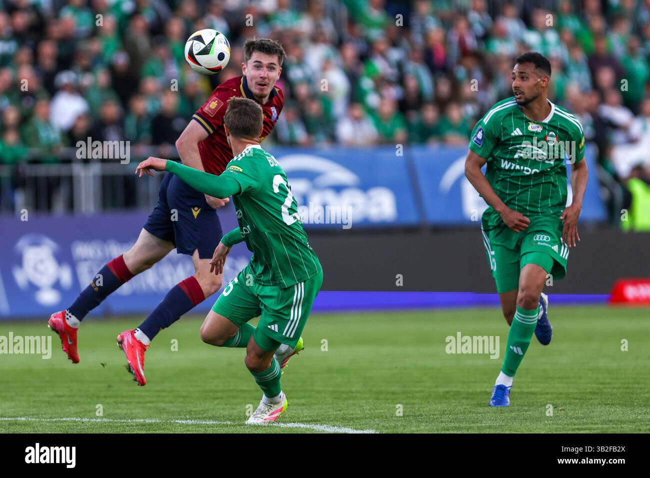 Radom, Pologne. 27 avril 2025 Patrik Walemark lors du match Radomiak Radom vs Lech Poznan PKO Ekstraklasa au Radomiak Stadium. Crédit : Igor Jakubowski/Alamy Live News Banque D'Images