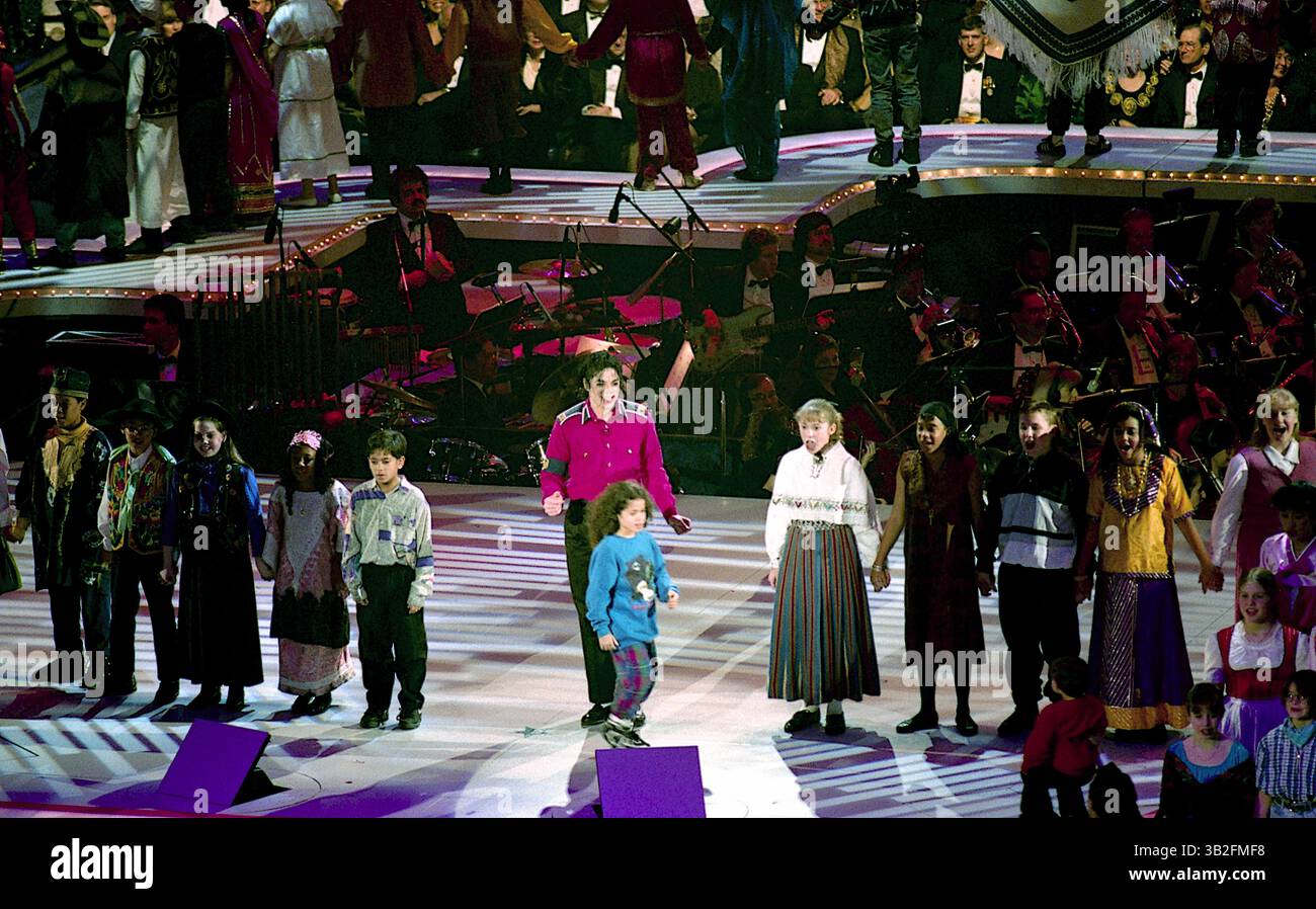 4 mai 2015 - Landover, Maryland, États-Unis d'Amérique - Landover, Maryland 1-19-1993.Michael Jackson se produit sur scène pour la ''Réunion américaine'' le 52e Gala inaugural qui s'est tenu à la U.S. Arena en l'honneur du président William Jefferson Clinton..crédit : Mark Reinstein (crédit image : © Mark Reinstein via ZUMA Wire) Banque D'Images