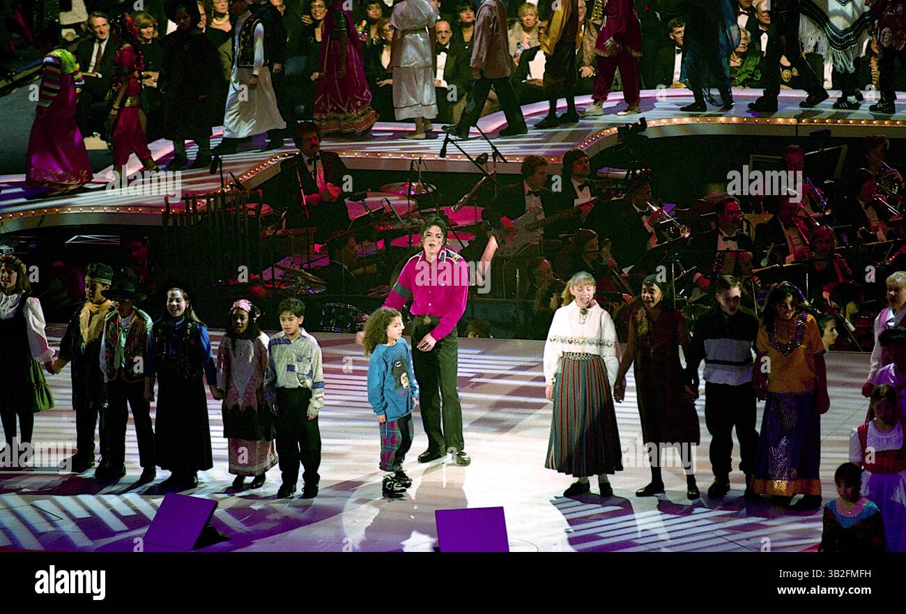 4 mai 2015 - Landover, Maryland, États-Unis d'Amérique - Landover, Maryland 1-19-1993.Michael Jackson se produit sur scène pour la ''Réunion américaine'' le 52e Gala inaugural qui s'est tenu à la U.S. Arena en l'honneur du président William Jefferson Clinton..crédit : Mark Reinstein (crédit image : © Mark Reinstein via ZUMA Wire) Banque D'Images