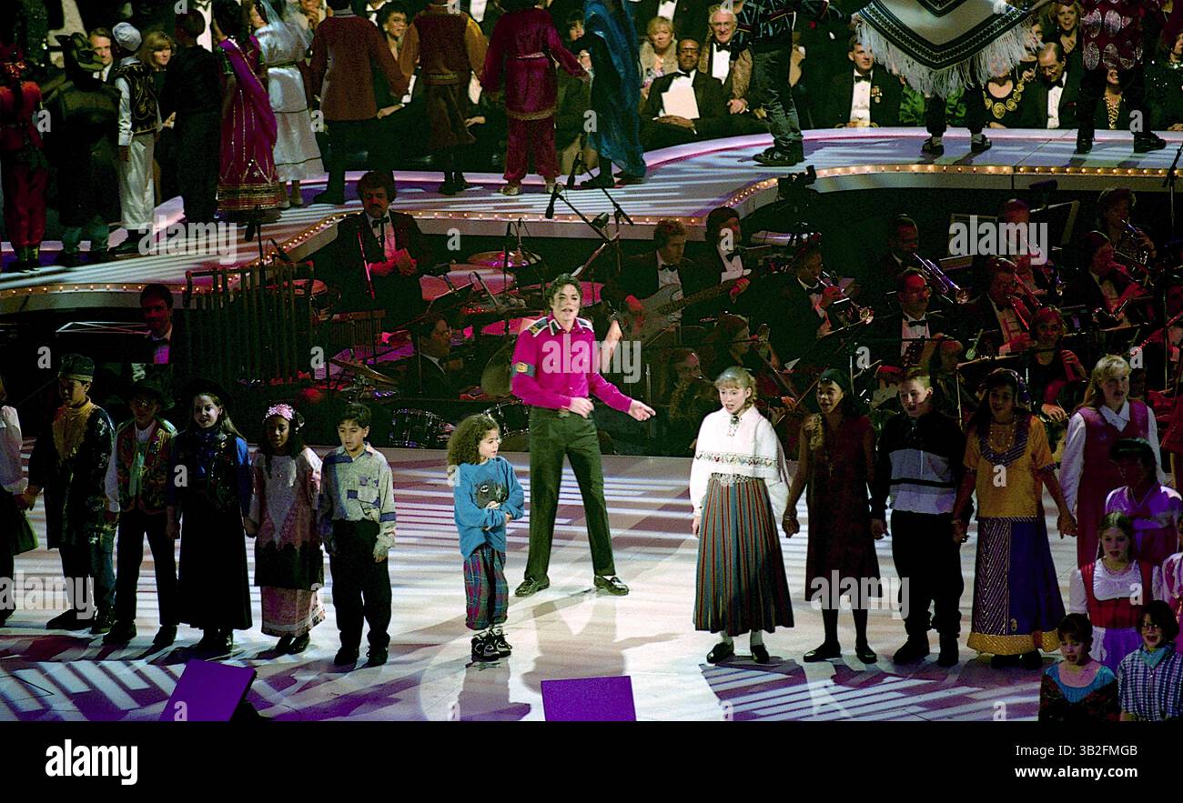 4 mai 2015 - Landover, Maryland, États-Unis d'Amérique - Landover, Maryland 1-19-1993.Michael Jackson se produit sur scène pour la ''Réunion américaine'' le 52e Gala inaugural qui s'est tenu à la U.S. Arena en l'honneur du président William Jefferson Clinton..crédit : Mark Reinstein (crédit image : © Mark Reinstein via ZUMA Wire) Banque D'Images