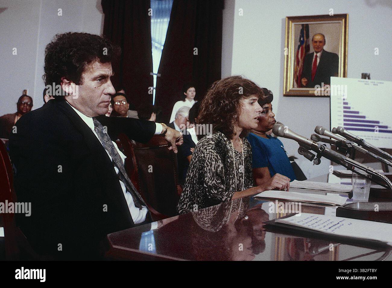 26 janvier 2015 - Washington, District of Columbia, États-Unis d'Amérique - Washington, DC. 3-13-1990.Paul et Elizabeth Glaser témoignent devant le Comité du budget de la Chambre..crédit : Mark Reinstein (crédit image : © Mark Reinstein via ZUMA Wire) Banque D'Images