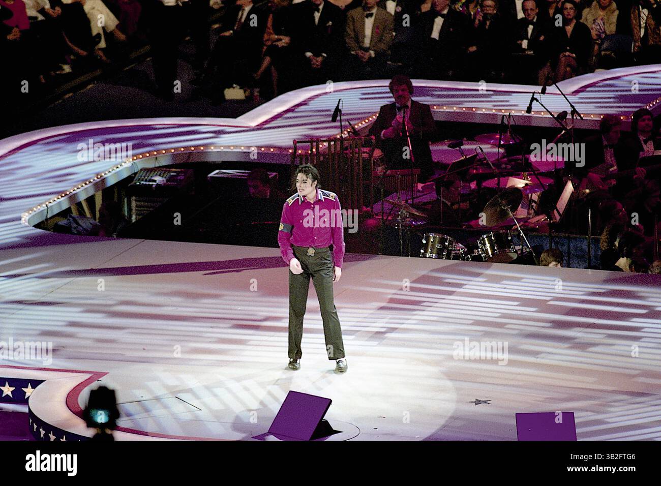 4 mai 2015 - Landover, Maryland, États-Unis d'Amérique - Landover, Maryland 1-19-1993.Michael Jackson se produit sur scène pour la ''Réunion américaine'' le 52e Gala inaugural qui s'est tenu à la U.S. Arena en l'honneur du président William Jefferson Clinton..crédit : Mark Reinstein (crédit image : © Mark Reinstein via ZUMA Wire) Banque D'Images