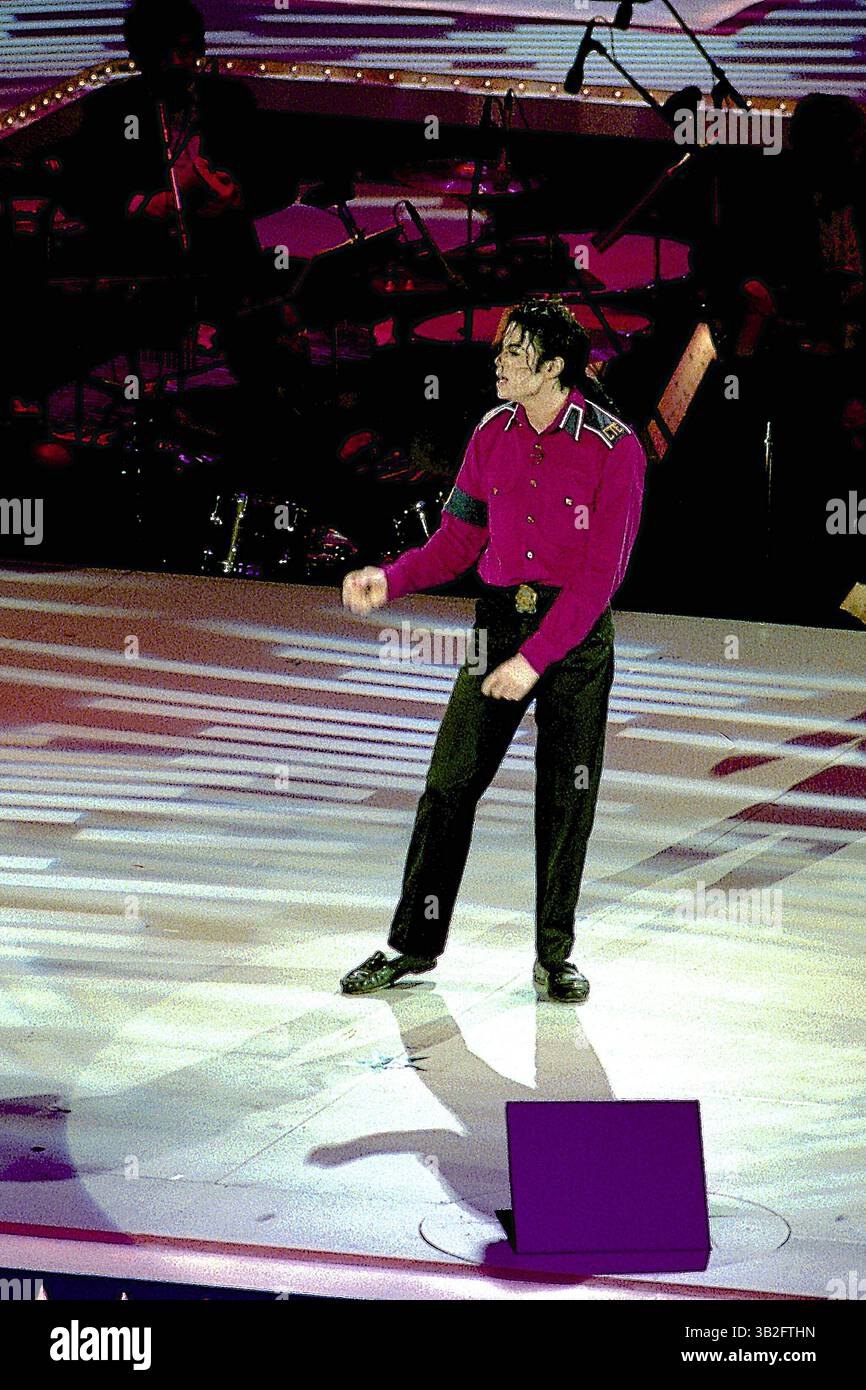 4 mai 2015 - Landover, Maryland, États-Unis d'Amérique - Landover, Maryland 1-19-1993.Michael Jackson se produit sur scène pour la ''Réunion américaine'' le 52e Gala inaugural qui s'est tenu à la U.S. Arena en l'honneur du président William Jefferson Clinton..crédit : Mark Reinstein (crédit image : © Mark Reinstein via ZUMA Wire) Banque D'Images