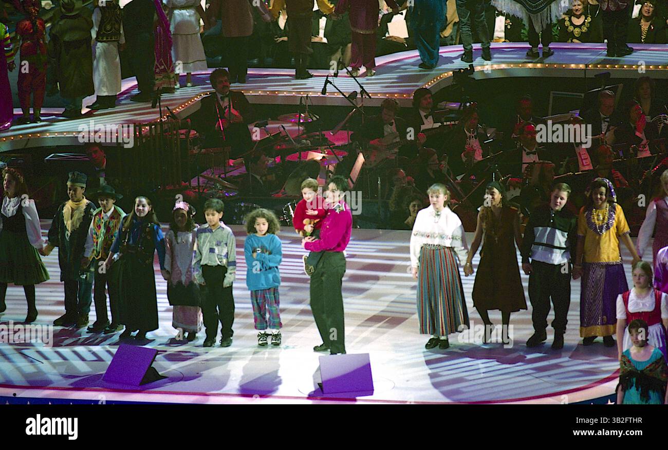 4 mai 2015 - Landover, Maryland, États-Unis d'Amérique - Landover, Maryland 1-19-1993.Michael Jackson se produit sur scène pour la ''Réunion américaine'' le 52e Gala inaugural qui s'est tenu à la U.S. Arena en l'honneur du président William Jefferson Clinton..crédit : Mark Reinstein (crédit image : © Mark Reinstein via ZUMA Wire) Banque D'Images