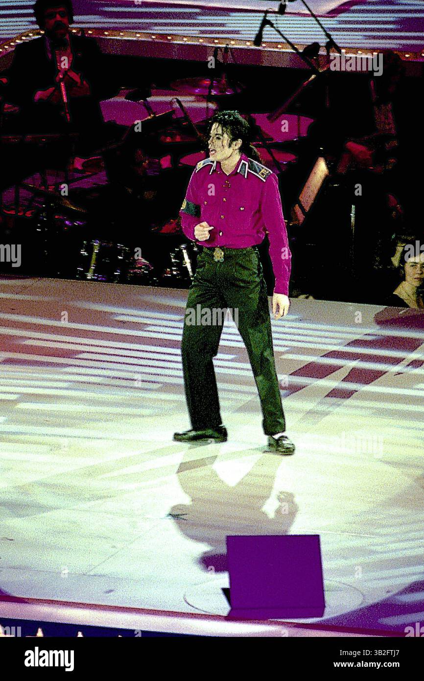 4 mai 2015 - Landover, Maryland, États-Unis d'Amérique - Landover, Maryland 1-19-1993.Michael Jackson se produit sur scène pour la ''Réunion américaine'' le 52e Gala inaugural qui s'est tenu à la U.S. Arena en l'honneur du président William Jefferson Clinton..crédit : Mark Reinstein (crédit image : © Mark Reinstein via ZUMA Wire) Banque D'Images