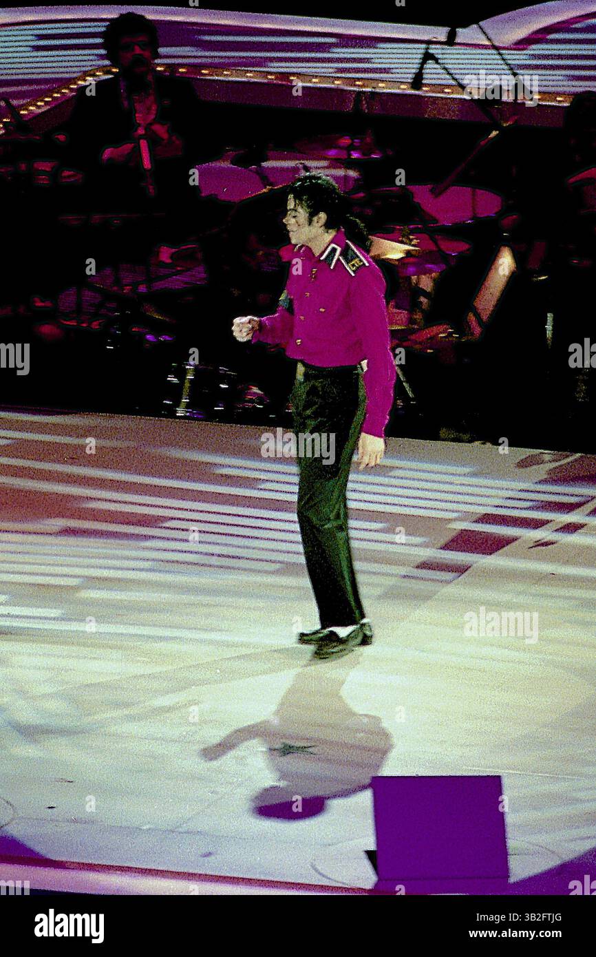 4 mai 2015 - Landover, Maryland, États-Unis d'Amérique - Landover, Maryland 1-19-1993.Michael Jackson se produit sur scène pour la ''Réunion américaine'' le 52e Gala inaugural qui s'est tenu à la U.S. Arena en l'honneur du président William Jefferson Clinton..crédit : Mark Reinstein (crédit image : © Mark Reinstein via ZUMA Wire) Banque D'Images
