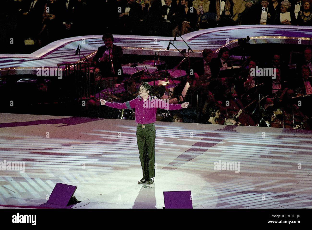 4 mai 2015 - Landover, Maryland, États-Unis d'Amérique - Landover, Maryland 1-19-1993.Michael Jackson se produit sur scène pour la ''Réunion américaine'' le 52e Gala inaugural qui s'est tenu à la U.S. Arena en l'honneur du président William Jefferson Clinton..crédit : Mark Reinstein (crédit image : © Mark Reinstein via ZUMA Wire) Banque D'Images