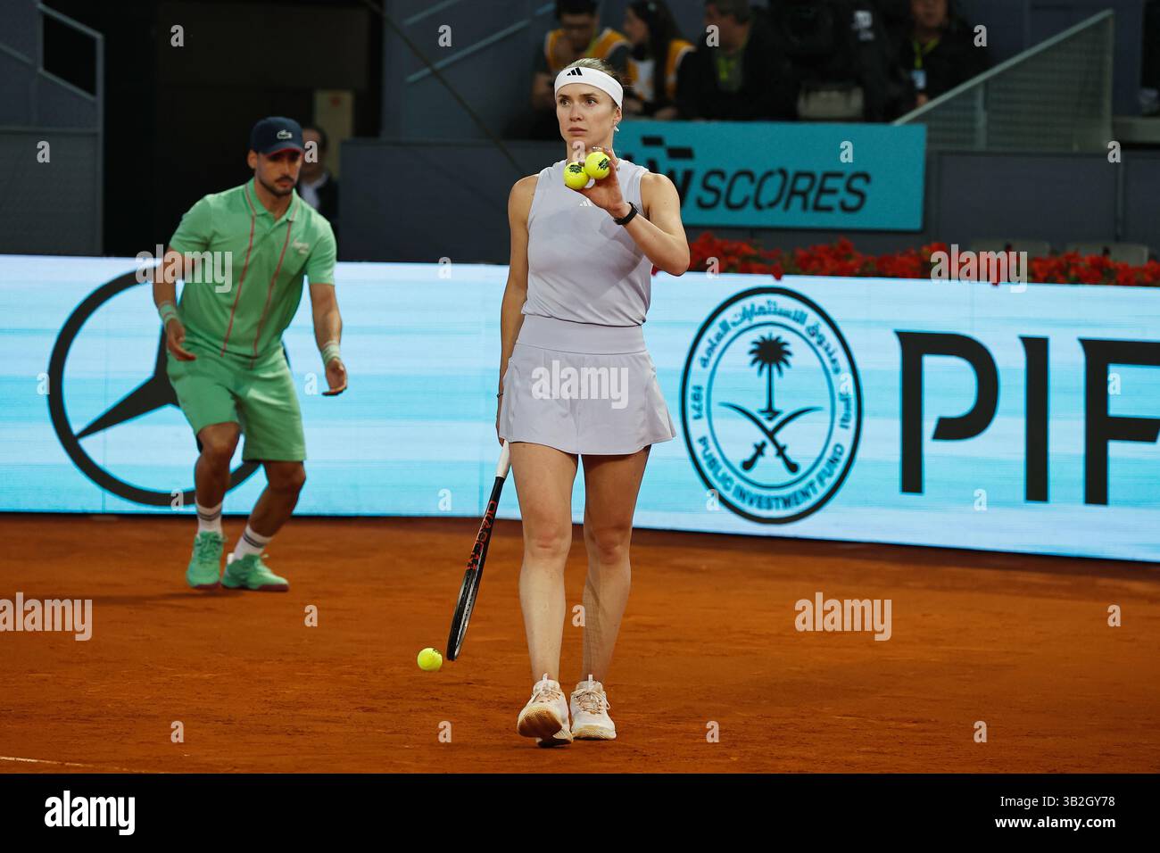Madrid, Espagne. 27 avril 2025. Elina Svitolina (UKR) Tennis : Elina Svitolina lors de la ronde simple de 32 match contre Elena Rybakina sur le WTA tour 1000 tournois Mutua Madrid Open tournoi de tennis à la Caja Magica de Madrid, Espagne . Crédit : Mutsu Kawamori/AFLO/Alamy Live News Banque D'Images