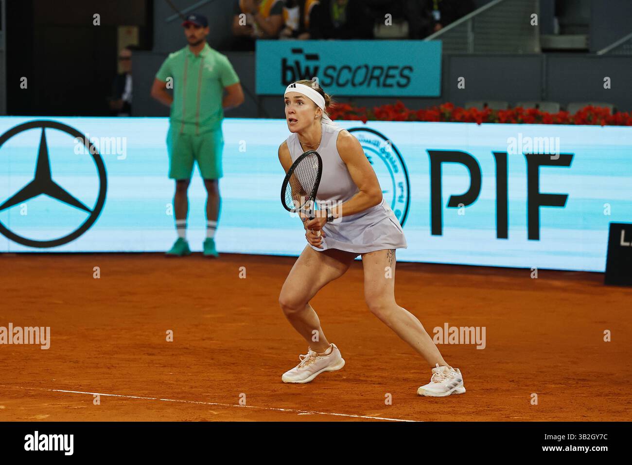 Madrid, Espagne. 27 avril 2025. Elina Svitolina (UKR) Tennis : Elina Svitolina lors de la ronde simple de 32 match contre Elena Rybakina sur le WTA tour 1000 tournois Mutua Madrid Open tournoi de tennis à la Caja Magica de Madrid, Espagne . Crédit : Mutsu Kawamori/AFLO/Alamy Live News Banque D'Images