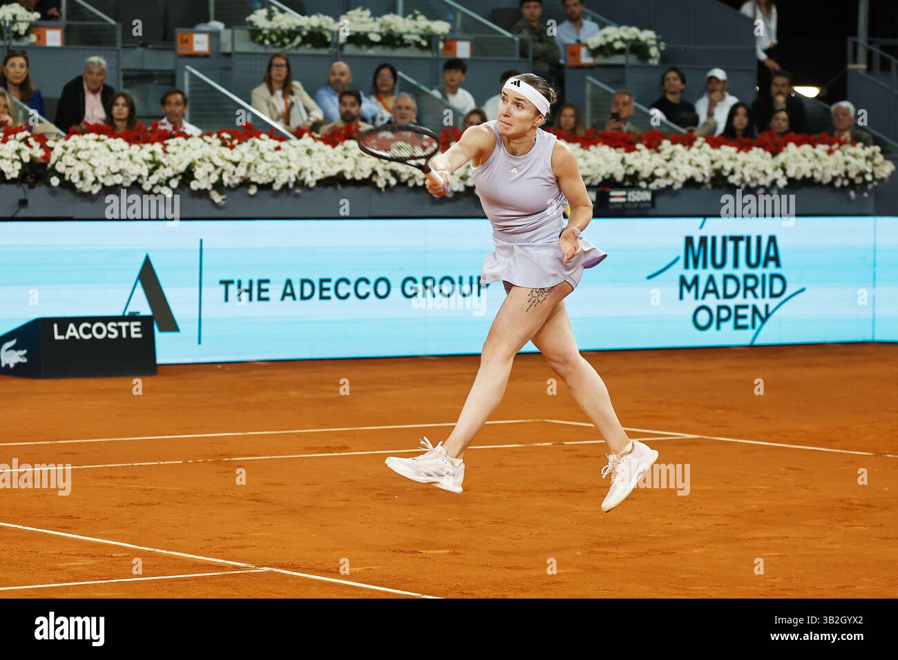 Madrid, Espagne. 27 avril 2025. Elina Svitolina (UKR) Tennis : Elina Svitolina lors de la ronde simple de 32 match contre Elena Rybakina sur le WTA tour 1000 tournois Mutua Madrid Open tournoi de tennis à la Caja Magica de Madrid, Espagne . Crédit : Mutsu Kawamori/AFLO/Alamy Live News Banque D'Images