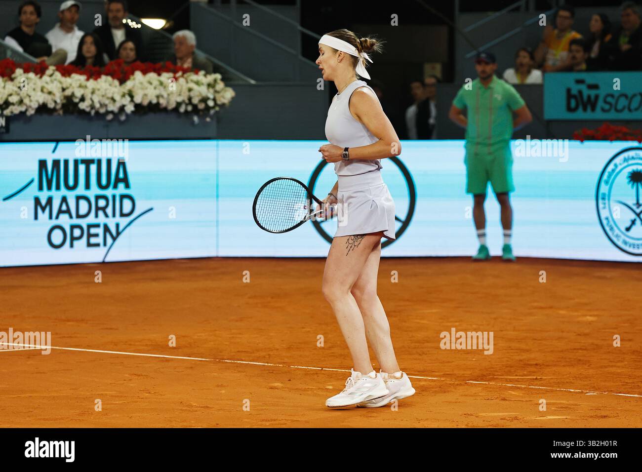 Madrid, Espagne. 27 avril 2025. Elina Svitolina (UKR) Tennis : Elina Svitolina lors de la ronde simple de 32 match contre Elena Rybakina sur le WTA tour 1000 tournois Mutua Madrid Open tournoi de tennis à la Caja Magica de Madrid, Espagne . Crédit : Mutsu Kawamori/AFLO/Alamy Live News Banque D'Images