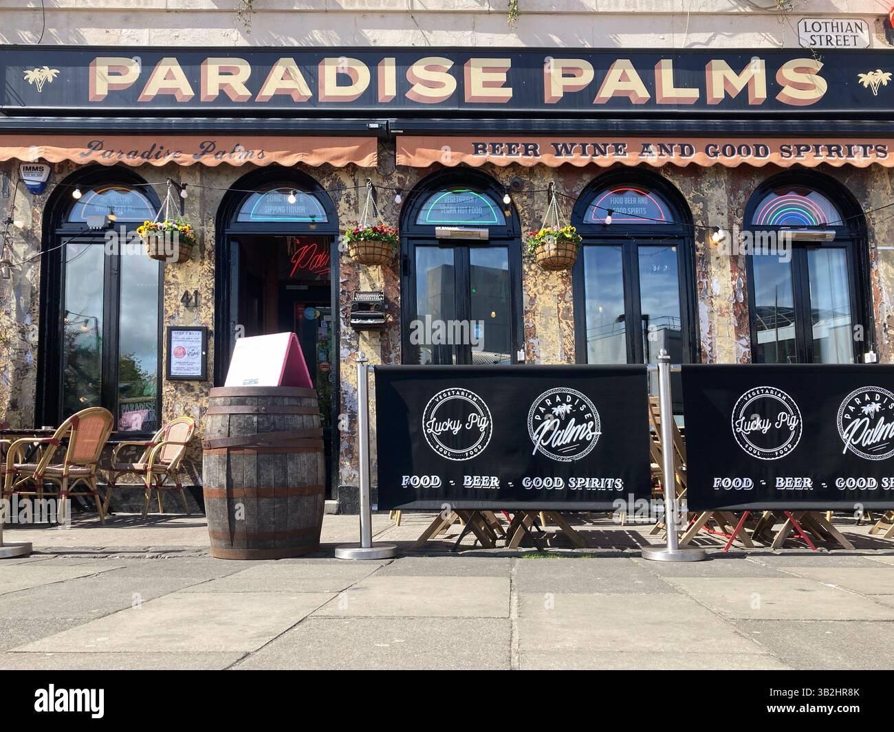 Paradise Palms : nourriture, boissons et musique, Lothian Street, Édimbourg Écosse - Image de stock capturée avec un smartphone