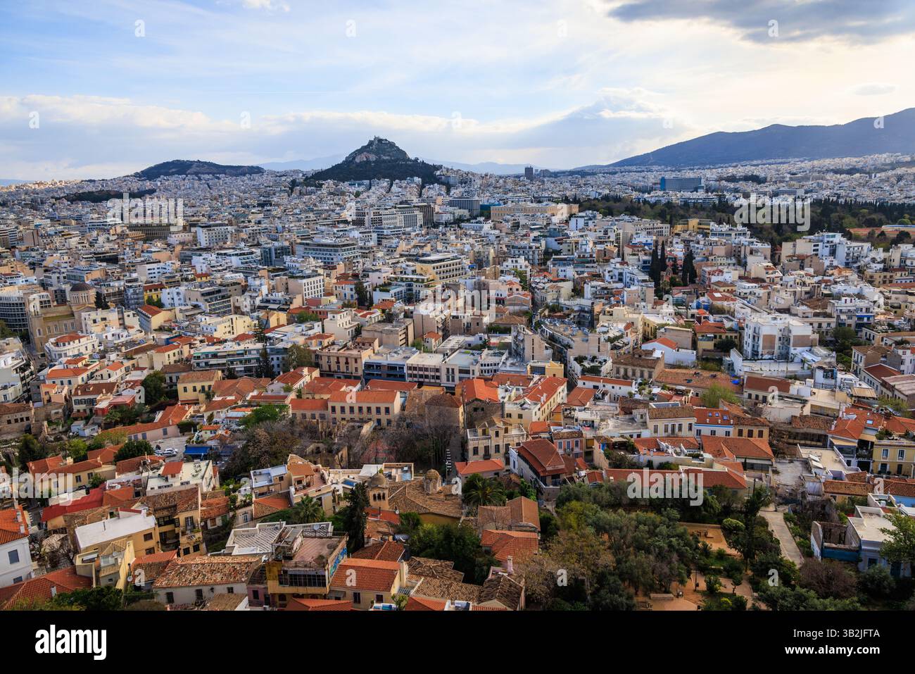 Vue aérienne de la capitale grecque d'Athènes comme vu de l'Acropole au petit matin. Banque D'Images
