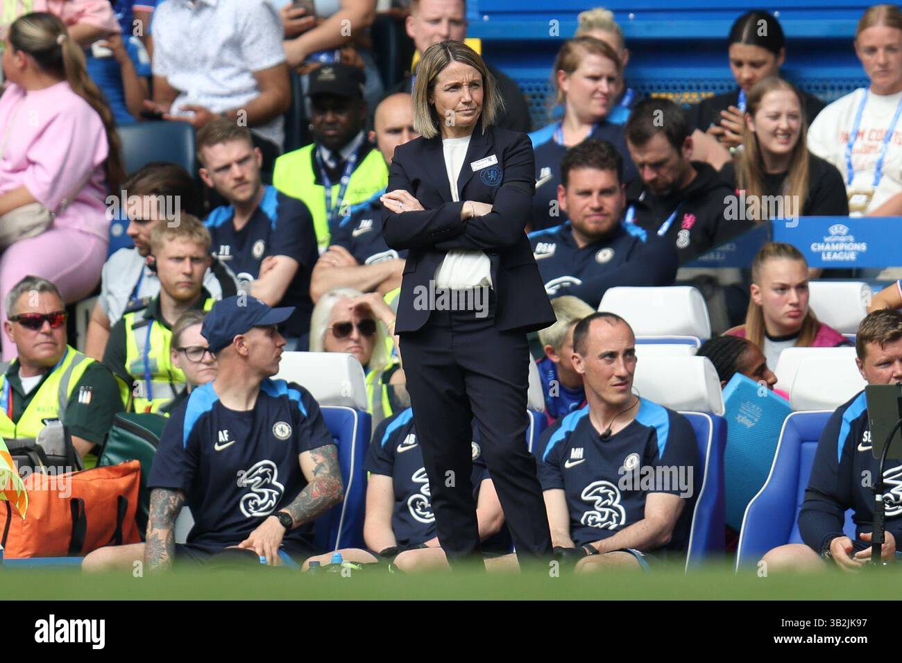 Londres, Royaume-Uni. 27 avril 2025. Londres, Angleterre, 27 avril 2025 : la manager de Chelsea, Sonia Bompastor, lors du match de la Ligue des Champions de l'UEFA entre Chelsea et Barcelone au Stamford Bridge à Londres, Angleterre (Alexander Canillas/SPP) crédit : SPP Sport Press photo. /Alamy Live News Banque D'Images