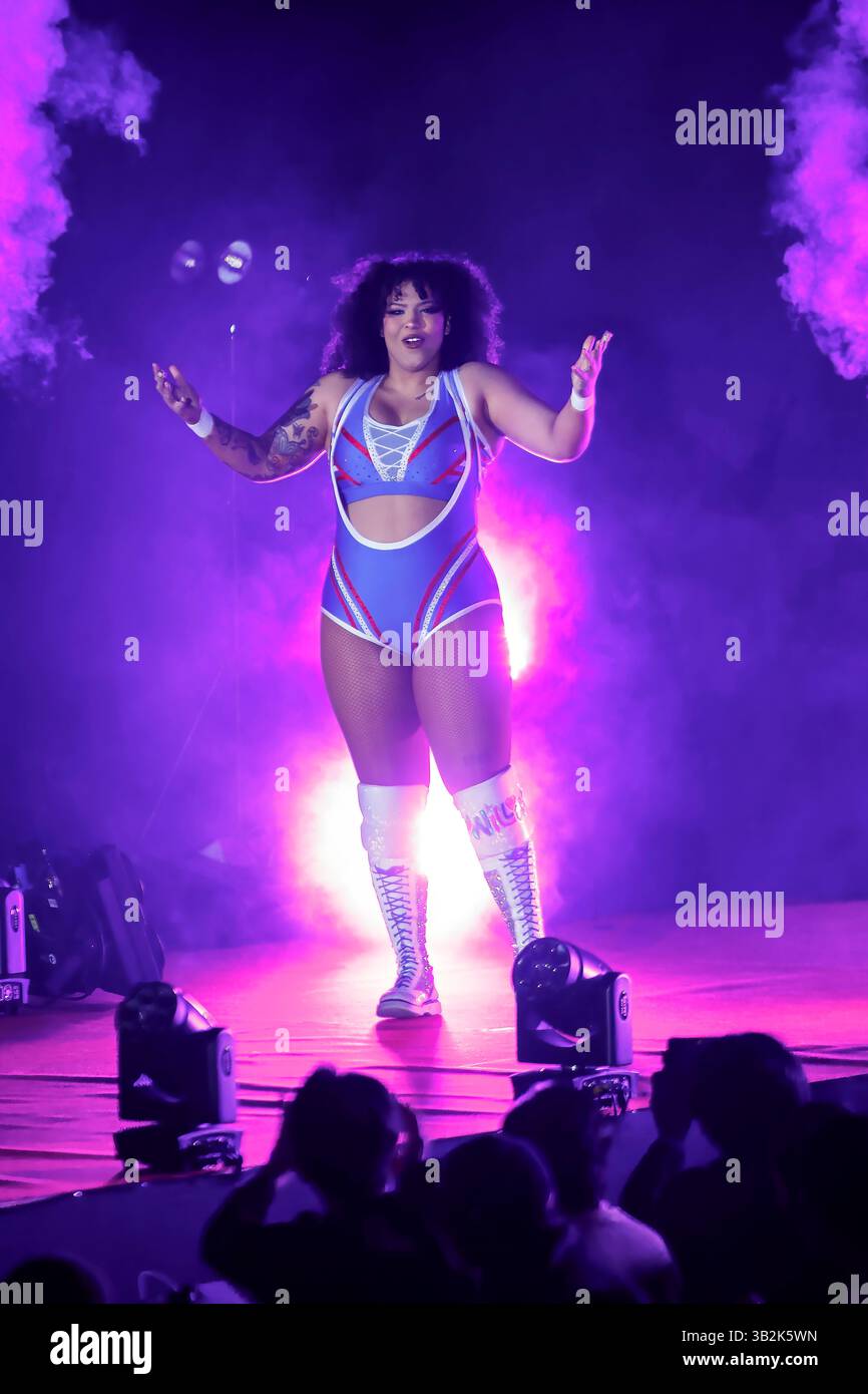 Tokyo, Japon. 27 avril 2025. La catcheuse professionnelle américaine Willow Nightingale fait son entrée lors du Championnat International Gran Premio à la Lucha Fiesta dans la Sumo Arena. Les lutteurs professionnels japonais affrontent des joueurs étrangers (principalement mexicains) lors de neuf matchs. (Crédit image : © Rodrigo Reyes Marin/ZUMA Press Wire) USAGE ÉDITORIAL SEULEMENT ! Non destiné à UN USAGE commercial ! Banque D'Images